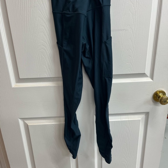 Obsession Leggings with Pockets size small - Picture 2 of 3